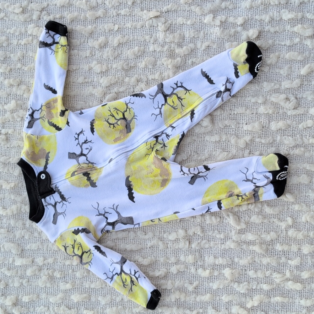 Burt's Bees Baby Yellow Moon and Bats Footie Pajama Onesie Zip Up Halloween NB